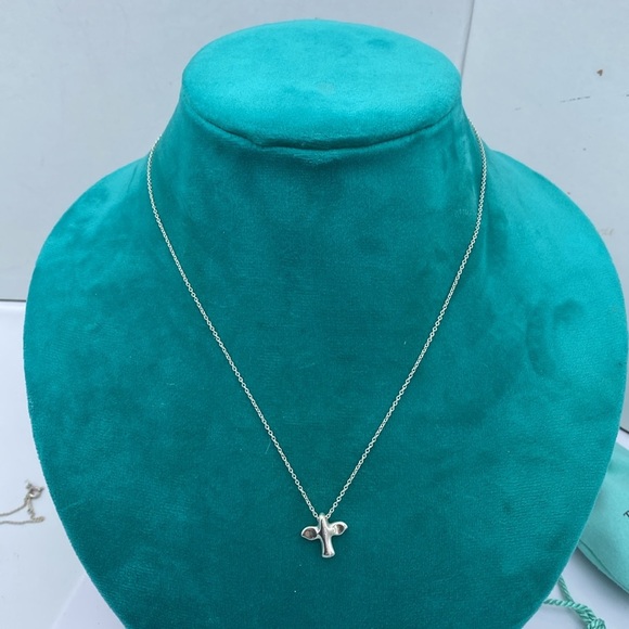 Tiffany & Co. Sliver Elsa Peretti Dove Bird Pendant Necklace - Picture 3 of 8